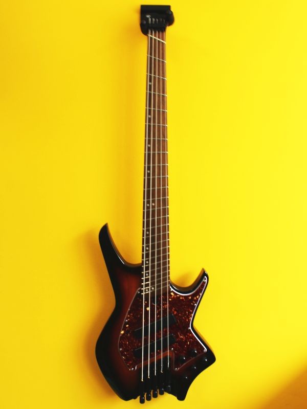 Hils HNB5 5-String Headless Active Bass